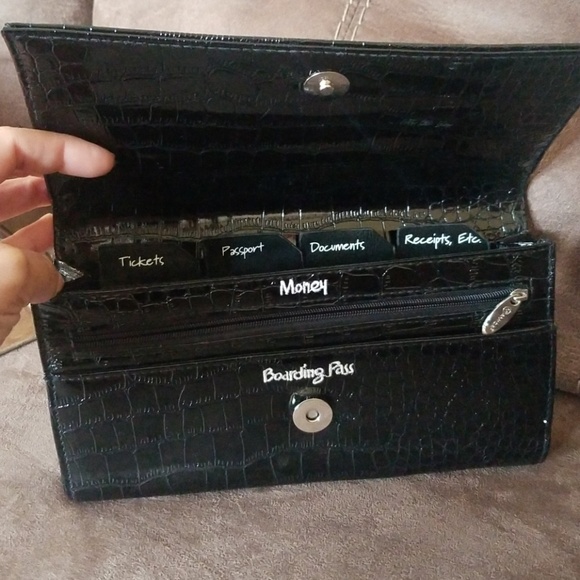 Wallet - Picture 2 of 3